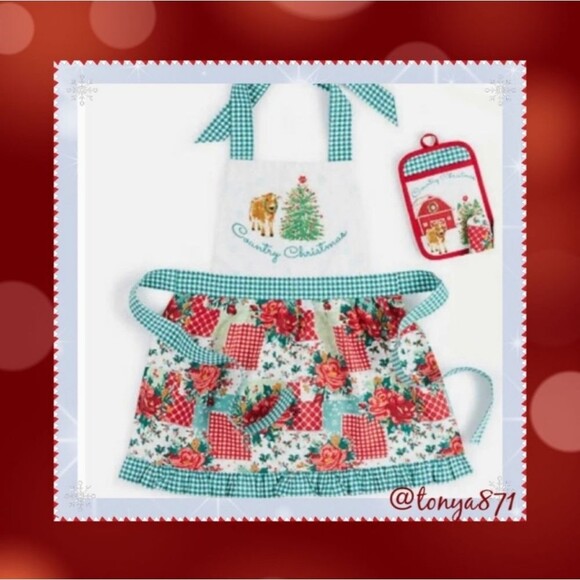 NEW The Pioneer Woman Country Christmas Cheerful Cow Rose Kitchen Apron - Picture 1 of 14